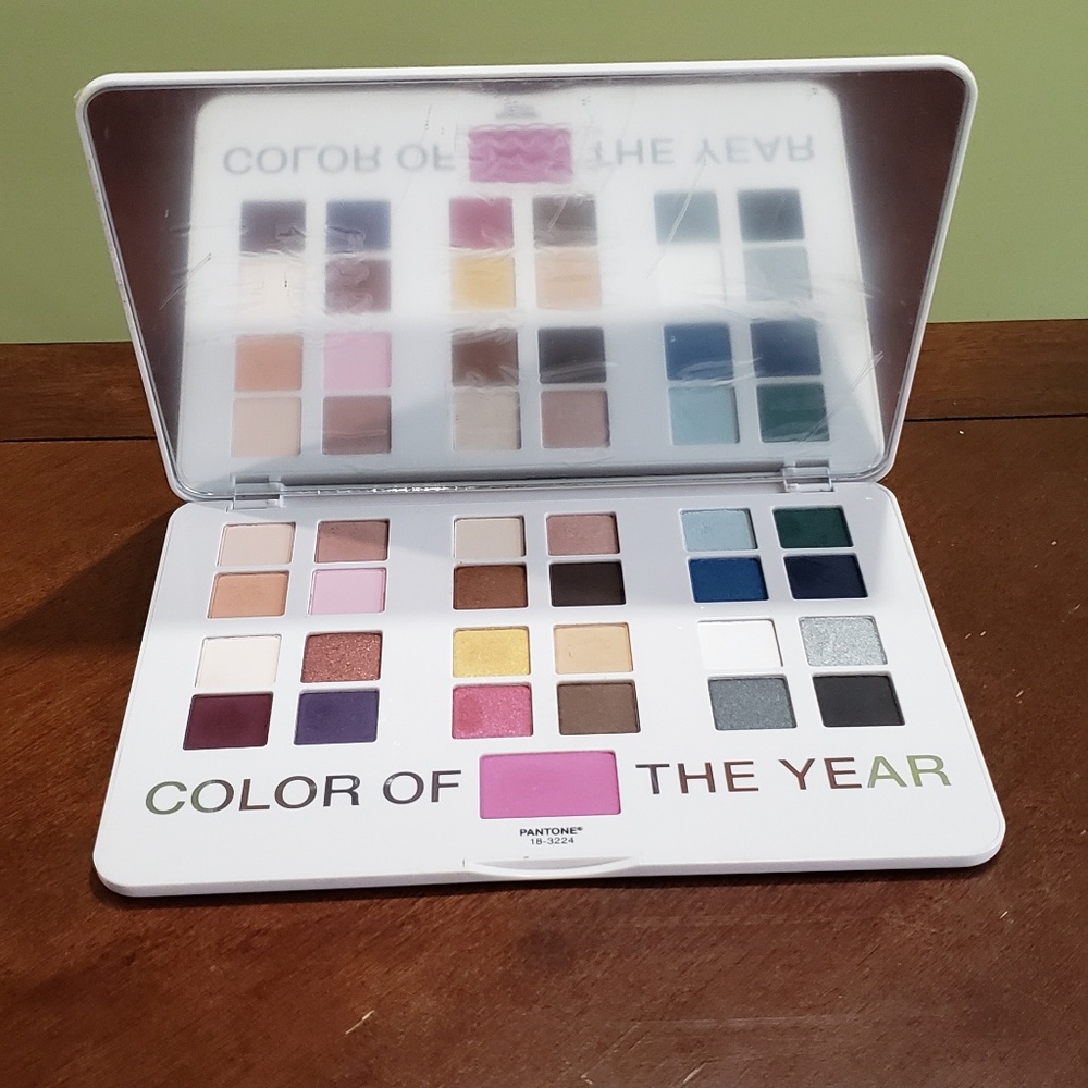 Sephora X Pantone - Radiant Orchid Eyeshadow Palet